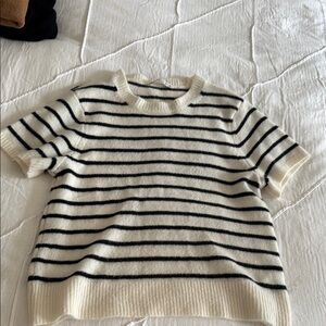 Abercrombie & Fitch Black and White Crew Neck Sweater